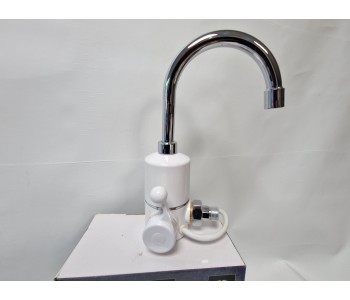 Tūlītējs ūdens sildītājs ar met. krānu un ūd.piesl. no sāna (3.0kW)BEF-002C